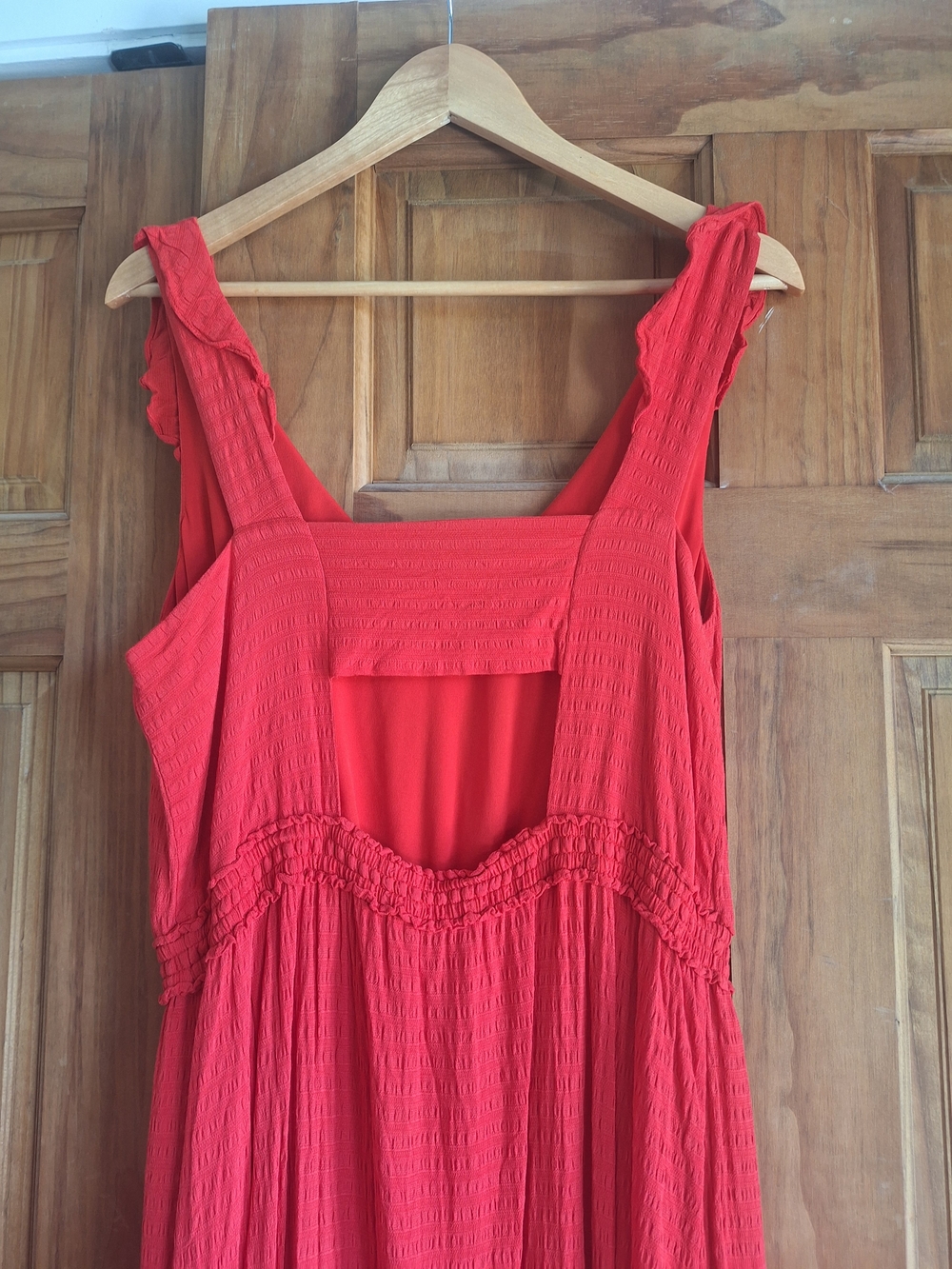 Bright Red Maxi Summer Dress Woth Ruffle Neckline And Open Back - Picture 5 of 6